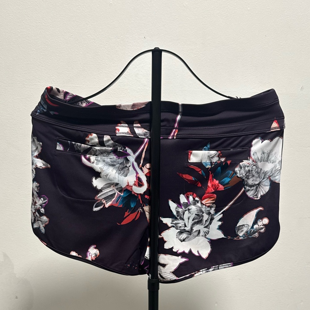 Athleta Floral Running Shorts Drawstring Lined Pockets Size S - Picture 2 of 6